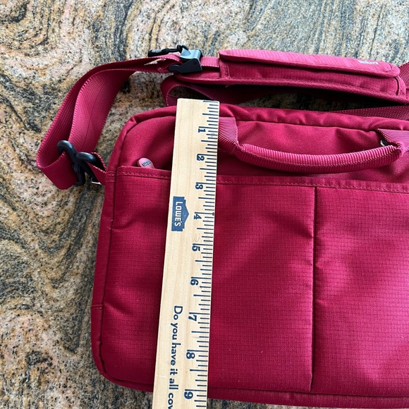 STM Red Tablet or Small Laptop Messenger Bag Tote Purse Plush Gray Lining 12 x 9 - Picture 10 of 12